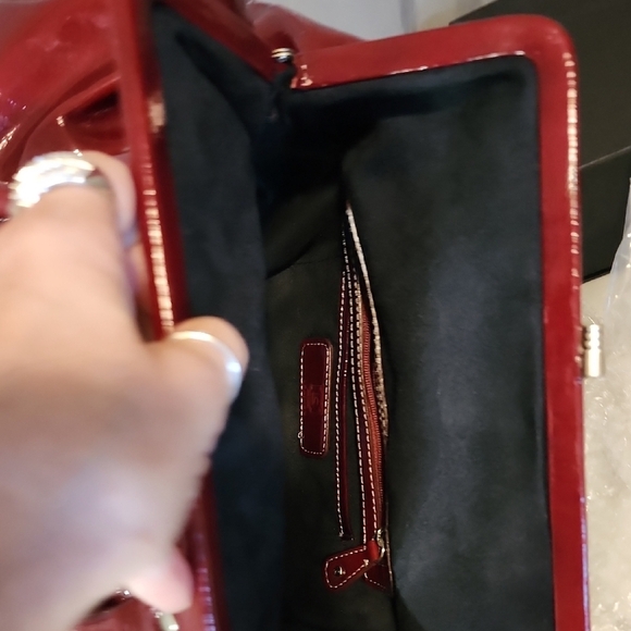 Liz Claiborne Shiny Burgundy Shoulder Bag - Picture 6 of 10